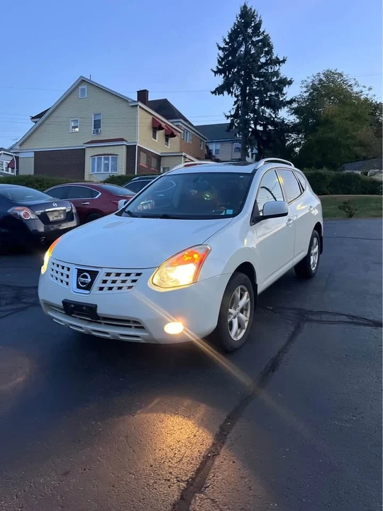2009 Nissan Rogue - Image 2 of 18