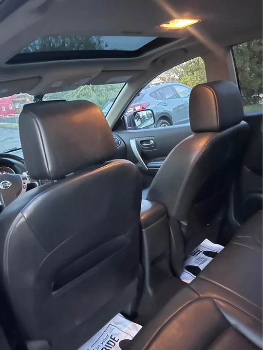 2009 Nissan Rogue - Image 11 of 18