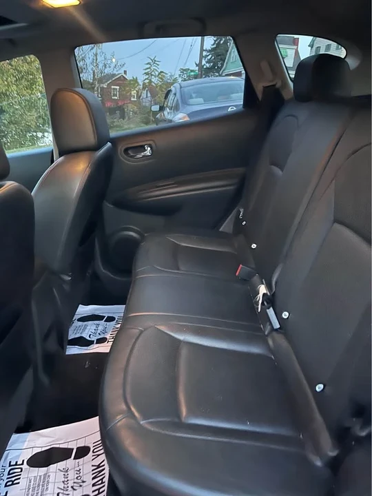 2009 Nissan Rogue - Image 10 of 18