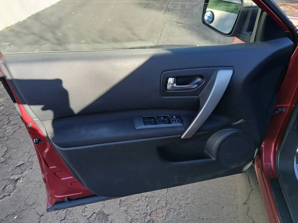 2009 Nissan Rogue - Image 8 of 17