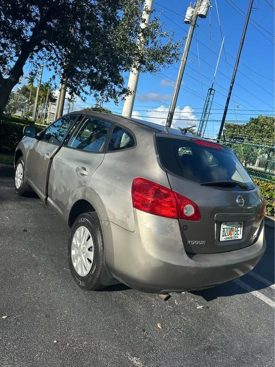 2009 Nissan Rogue - Image 11 of 13