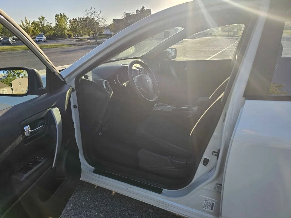 2009 Nissan Rogue - Image 8 of 14