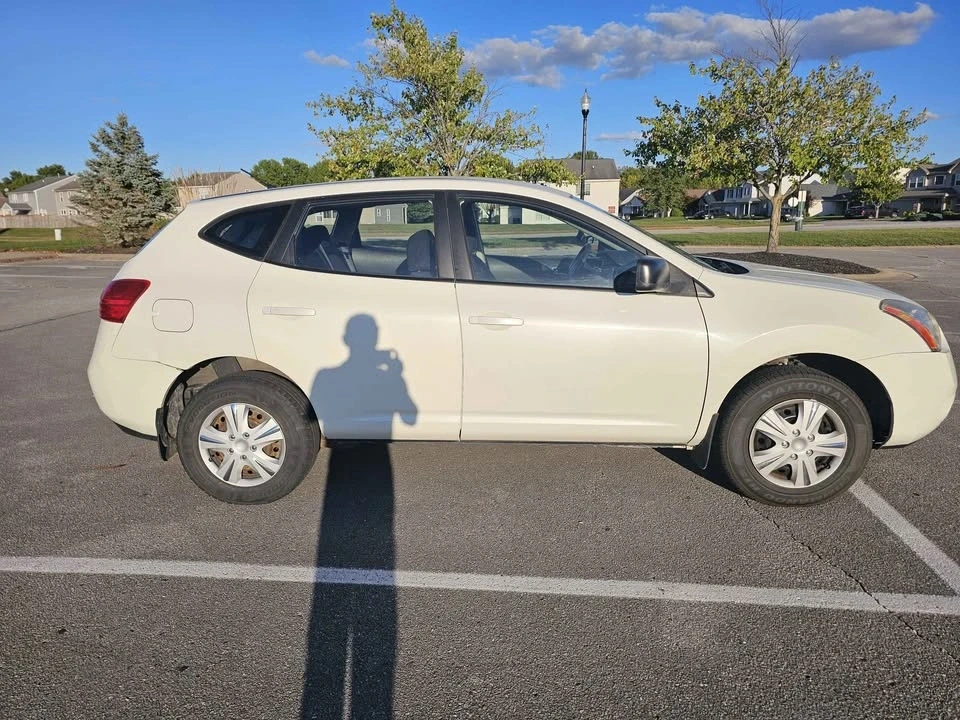 2009 Nissan Rogue - Image 2 of 14