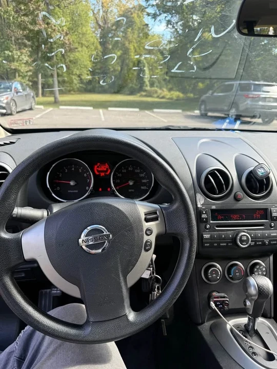 2009 Nissan Rogue - Image 7 of 10