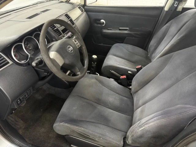 2009 Nissan Versa - Image 5 of 5