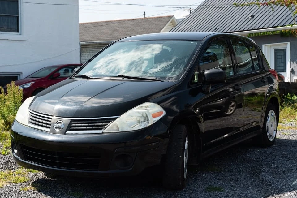 2009 Nissan Versa - Image 3 of 14