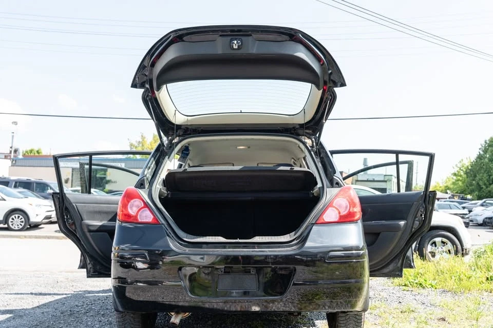 2009 Nissan Versa - Image 8 of 14
