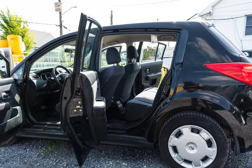 2009 Nissan Versa - Image 7 of 14