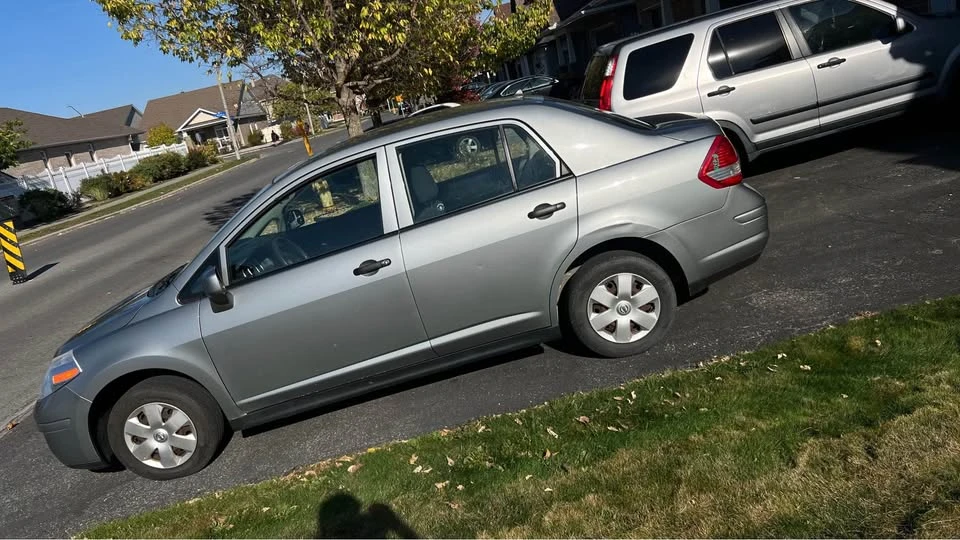 2009 Nissan Versa - Image 8 of 20