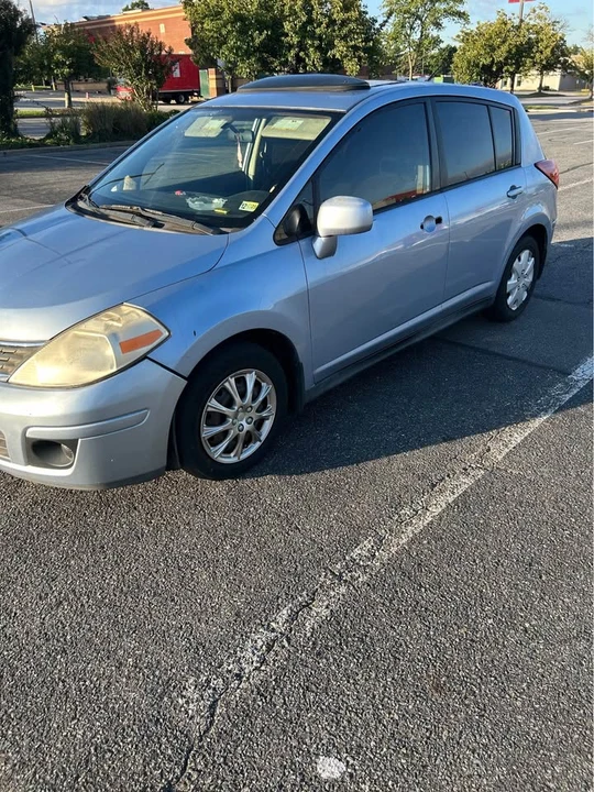 2009 Nissan Versa - Image 3 of 4