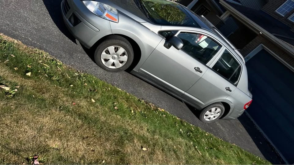 2009 Nissan Versa - Image 7 of 20