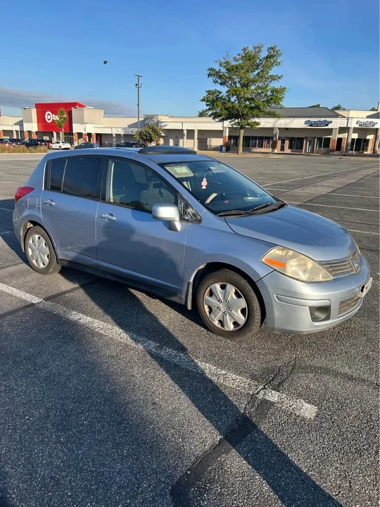 2009 Nissan Versa - Image 2 of 4