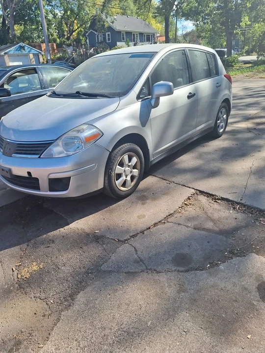 2009 Nissan Versa - Image 4 of 7