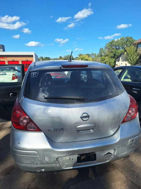 2009 Nissan Versa - Image 2 of 7