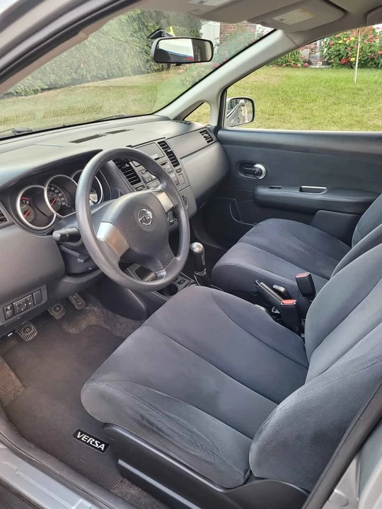 2009 Nissan Versa - Image 5 of 10