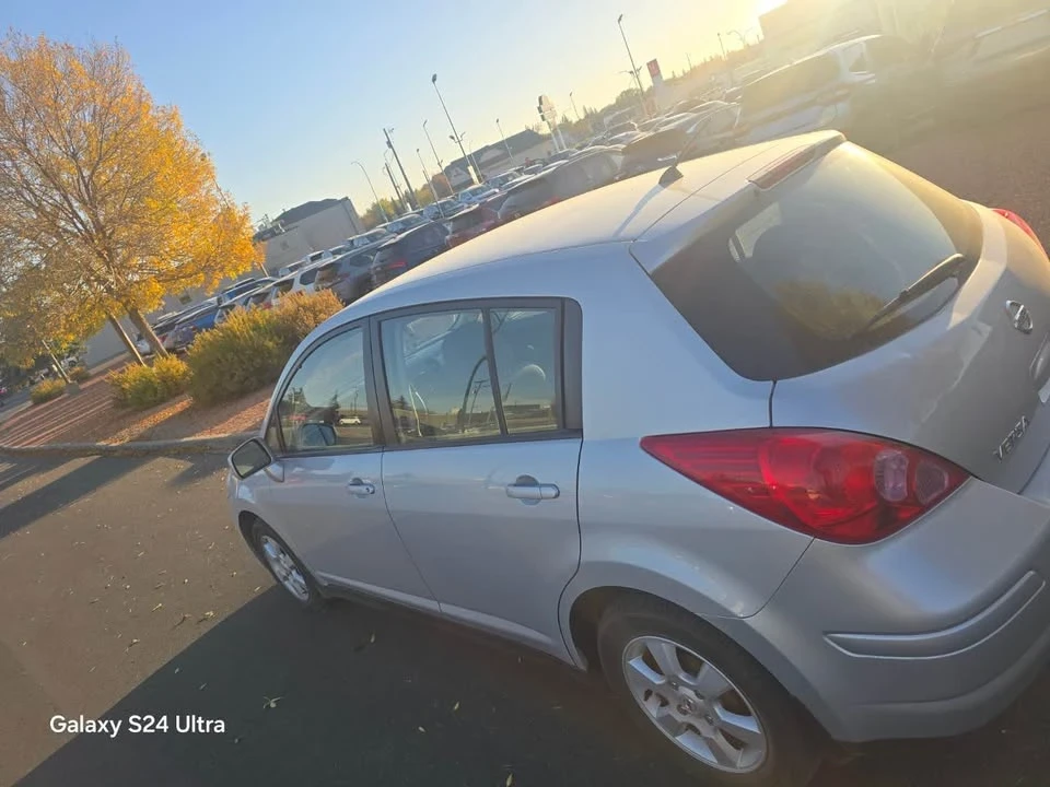 2009 Nissan Versa - Image 3 of 5