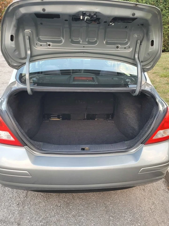 2009 Nissan Versa - Image 9 of 10