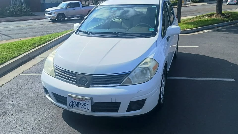 2009 Nissan Versa - Image 9 of 17