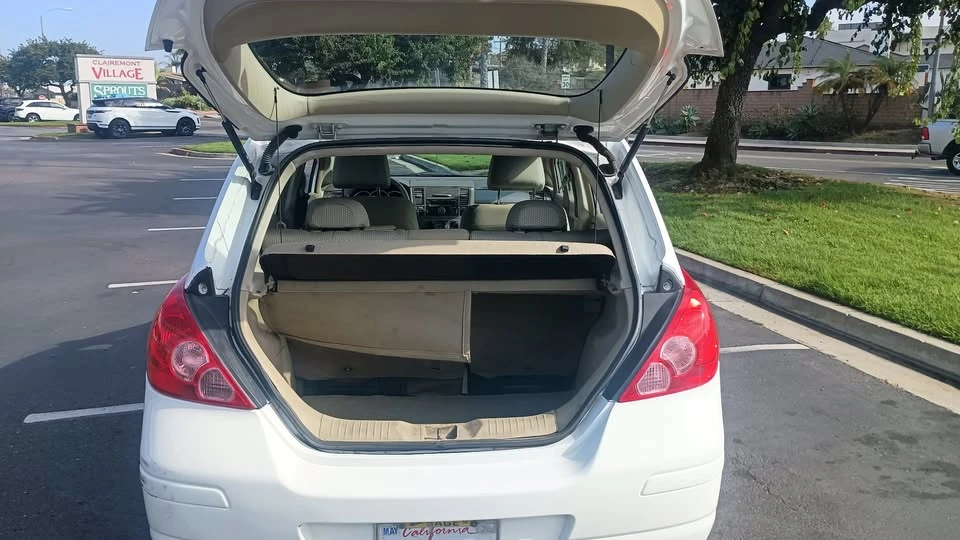 2009 Nissan Versa - Image 15 of 17