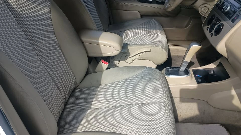 2009 Nissan Versa - Image 16 of 17