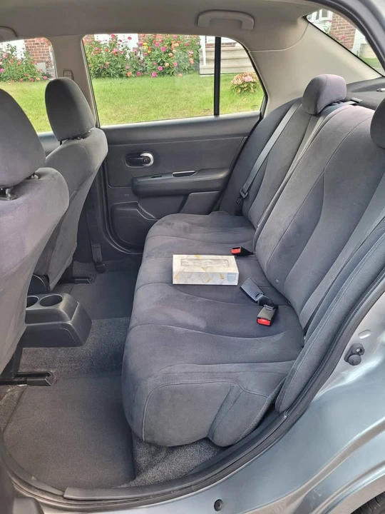 2009 Nissan Versa - Image 6 of 10