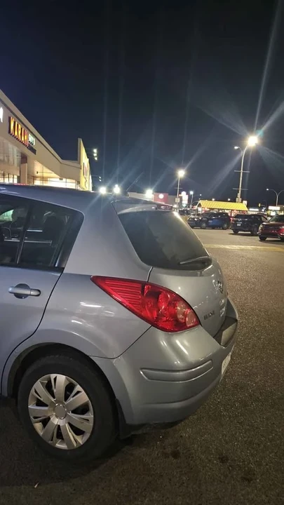 2009 Nissan Versa - Image 2 of 2