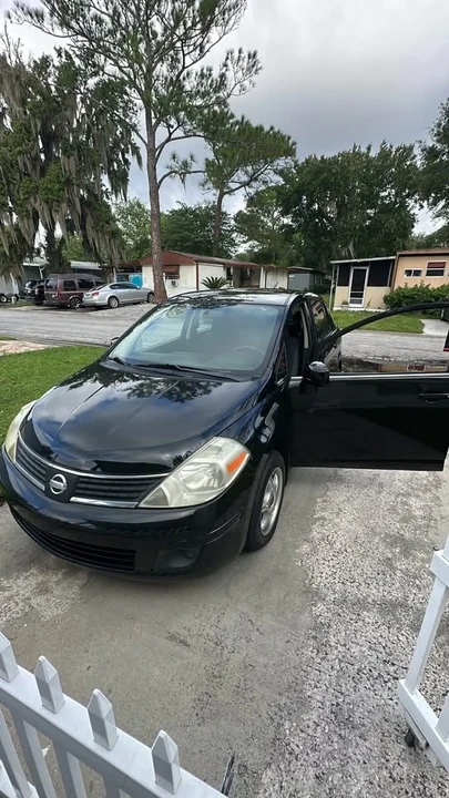 2009 Nissan Versa - Image 3 of 6