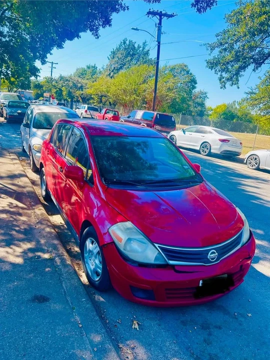 2009 Nissan Versa - Image 3 of 4