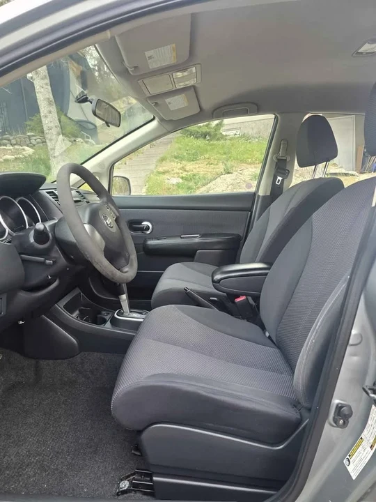 2009 Nissan Versa - Image 8 of 13