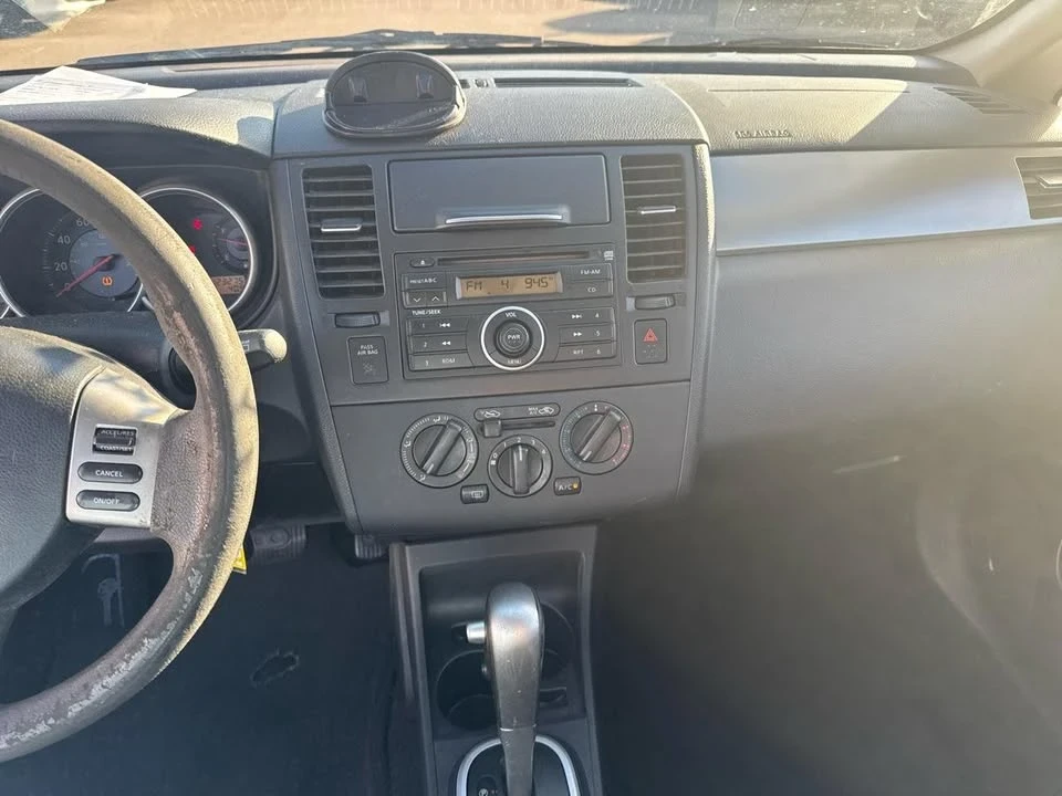 2009 Nissan Versa - Image 10 of 11
