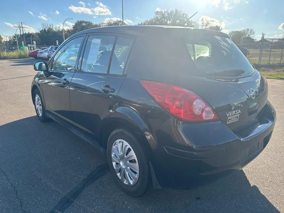 2009 Nissan Versa - Image 7 of 11