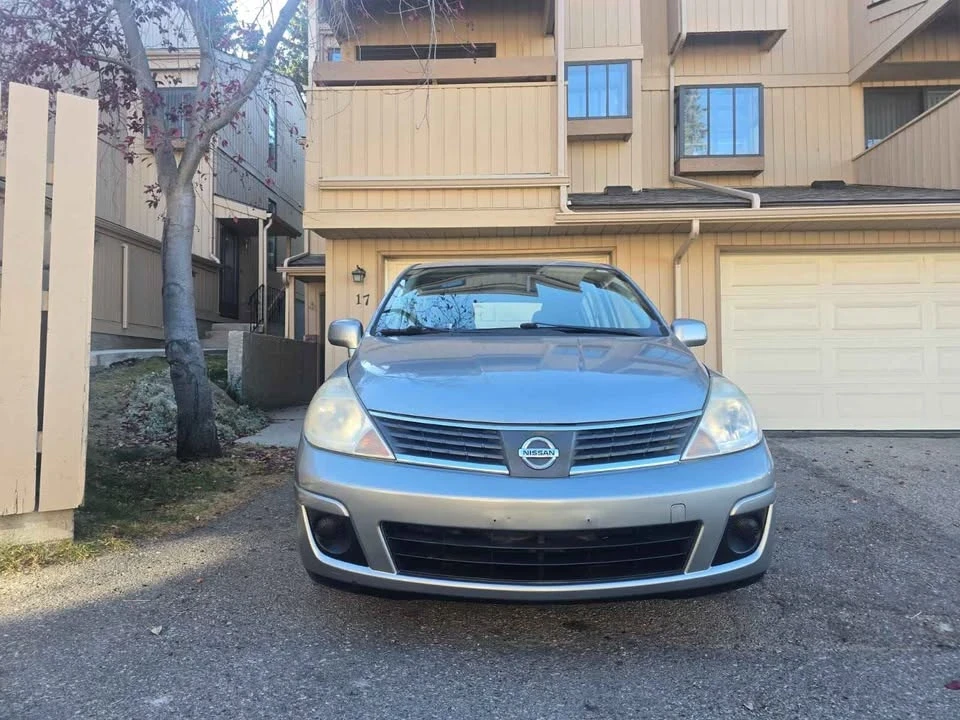 2009 Nissan Versa - Image 2 of 13