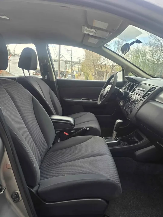 2009 Nissan Versa - Image 10 of 13