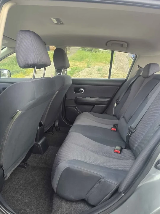 2009 Nissan Versa - Image 9 of 13