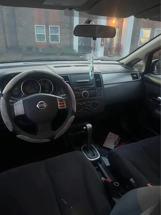 2009 Nissan Versa - Image 7 of 7
