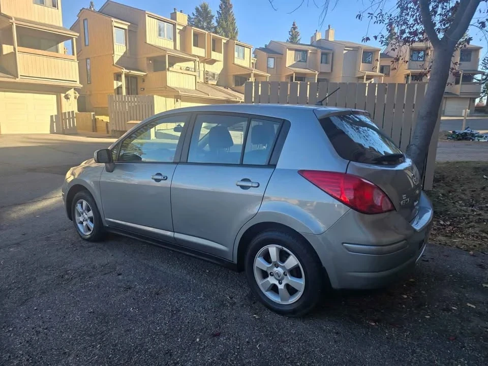 2009 Nissan Versa - Image 4 of 13