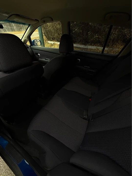 2009 Nissan Versa - Image 5 of 5