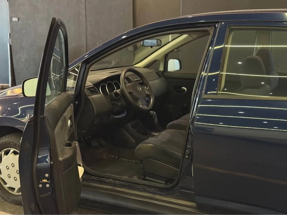 2009 Nissan Versa - Image 13 of 17