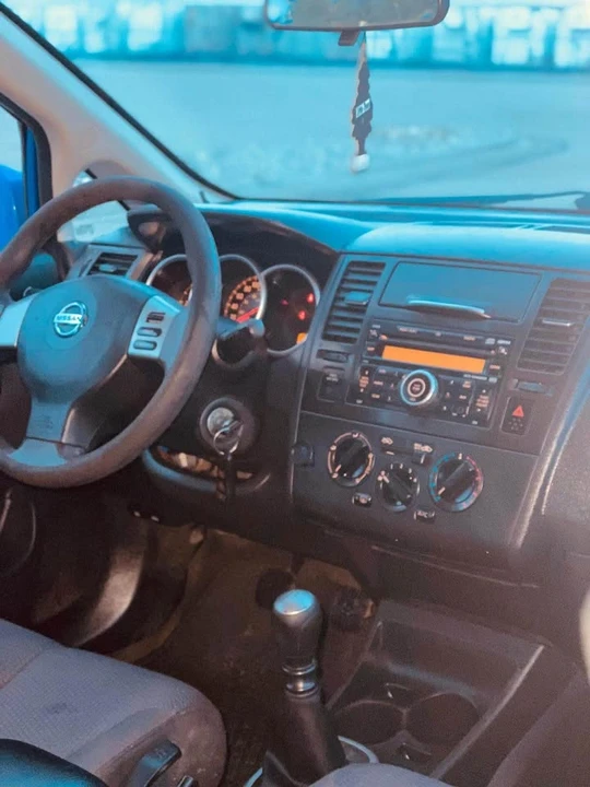 2009 Nissan Versa - Image 15 of 17