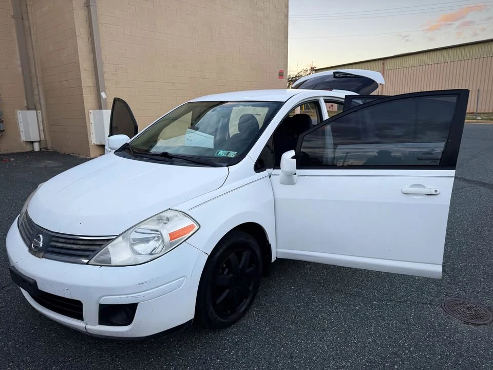 2009 Nissan Versa - Image 11 of 20