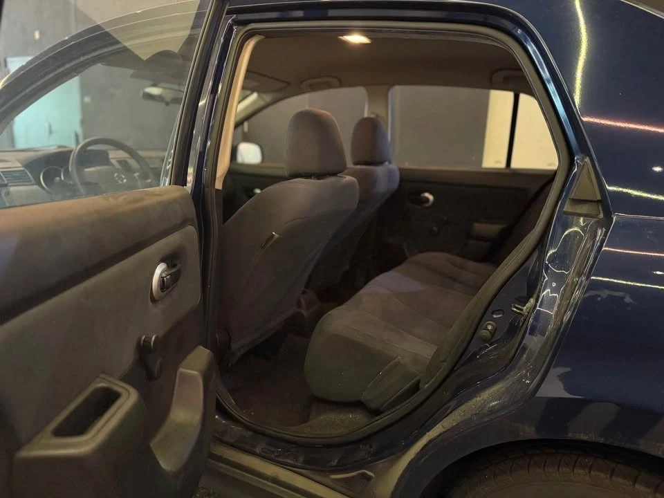 2009 Nissan Versa - Image 14 of 17