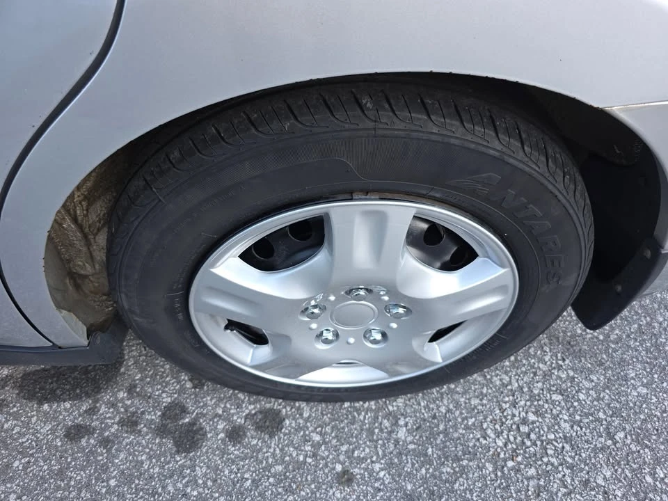 2009 Nissan Versa - Image 16 of 16