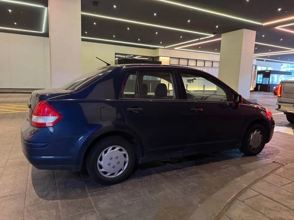 2009 Nissan Versa - Image 6 of 17