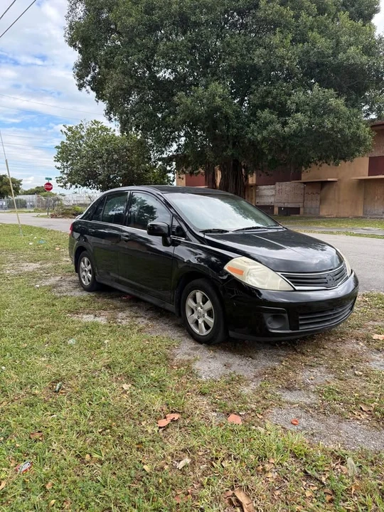 2009 Nissan Versa - Image 2 of 7