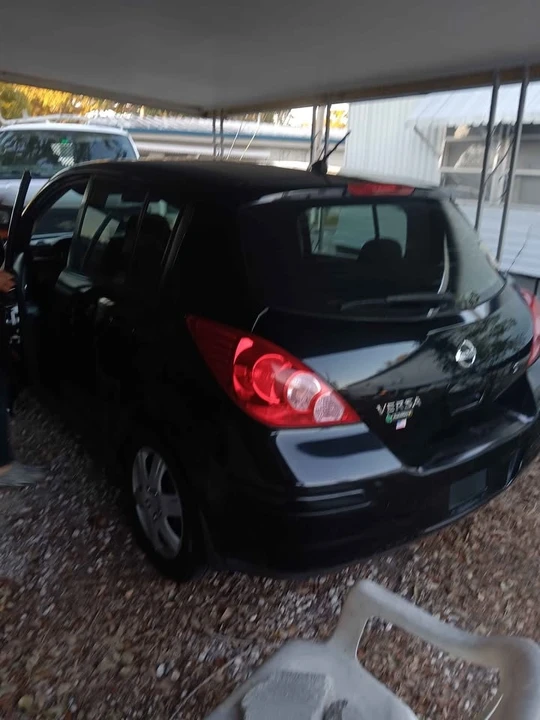 2009 Nissan Versa - Image 2 of 8