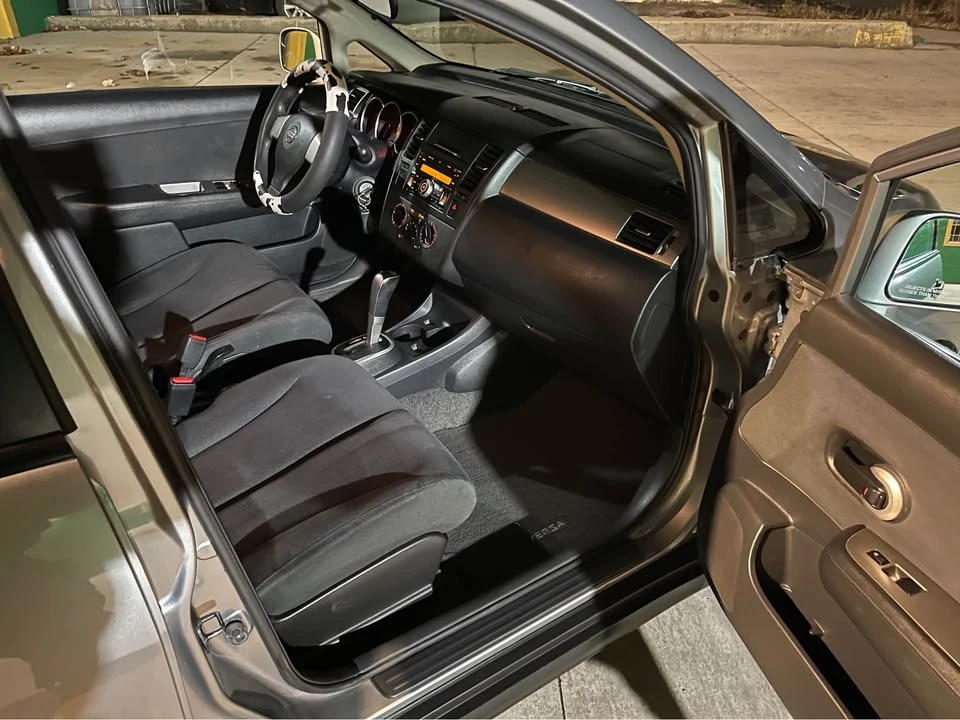 2009 Nissan Versa - Image 6 of 9