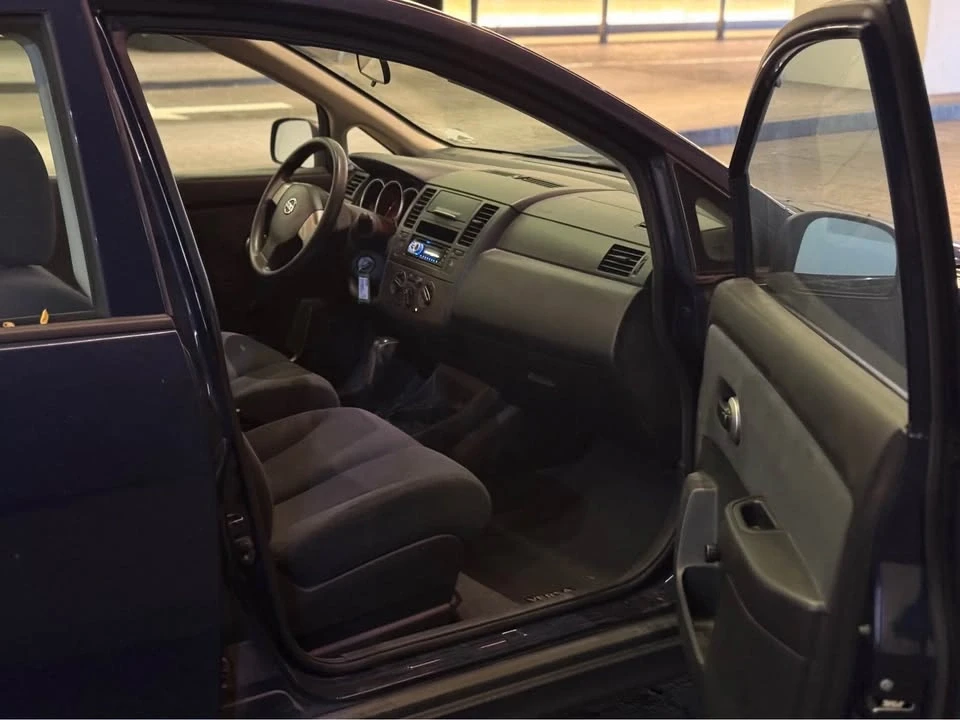 2009 Nissan Versa - Image 8 of 17