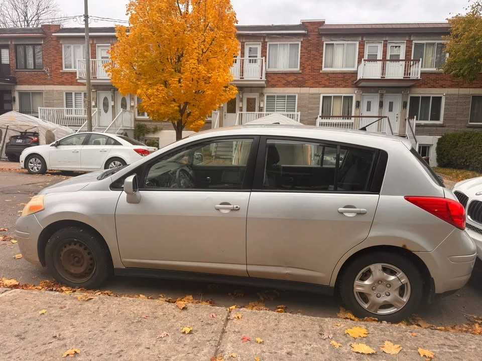 2009 Nissan Versa - Image 10 of 12