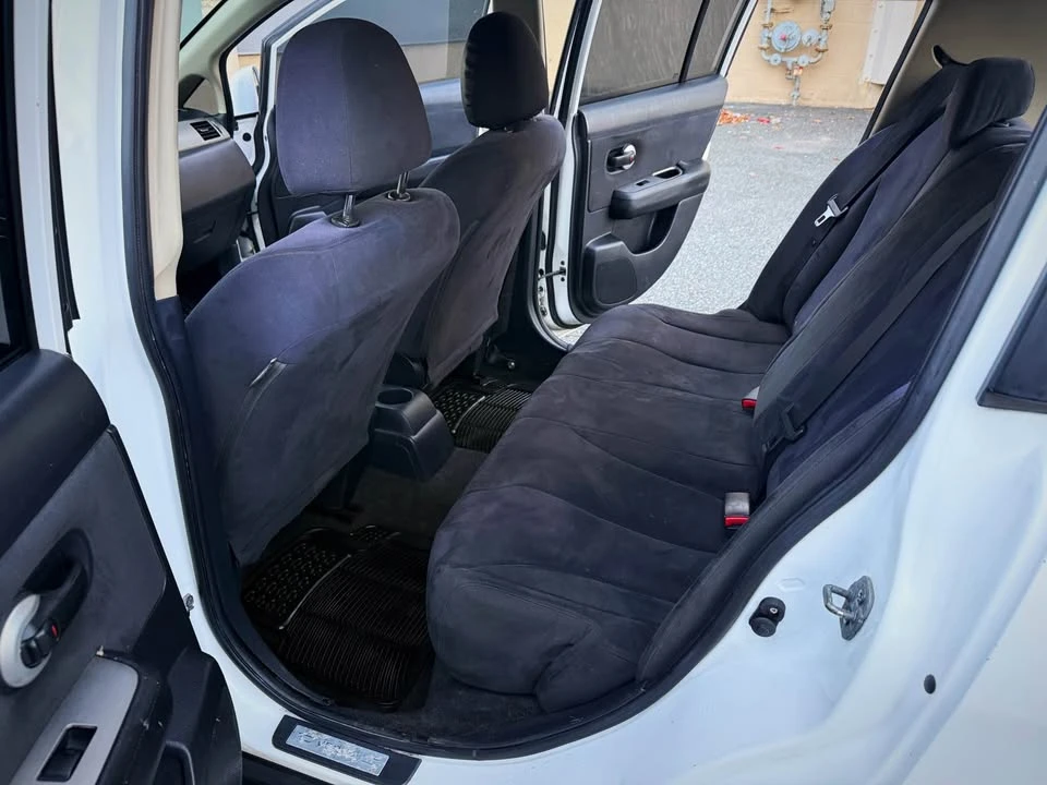 2009 Nissan Versa - Image 8 of 20