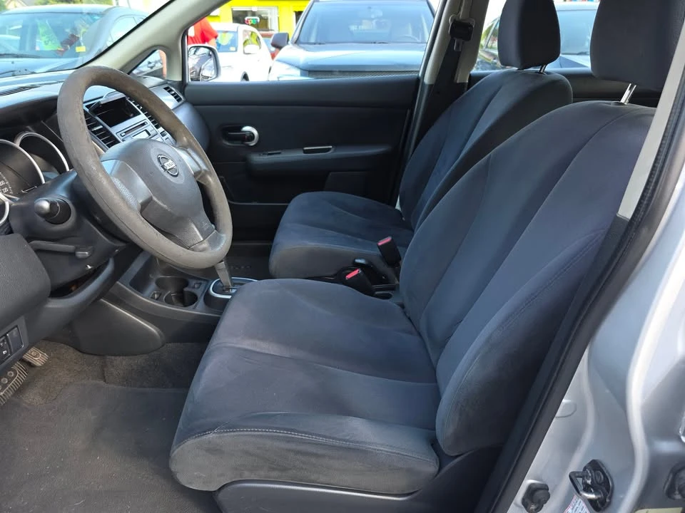 2009 Nissan Versa - Image 10 of 16
